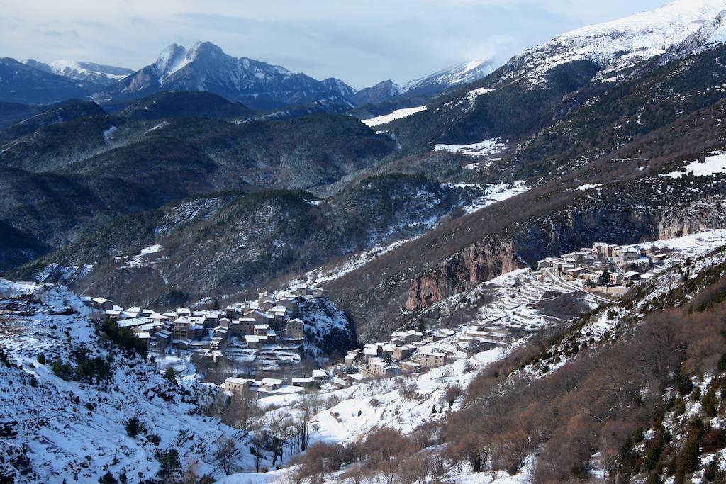 Хостел La Closa Касталя-да-н'Уг Екстер'єр фото